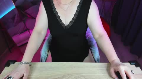 Snapshot of carmensoft chatting on 02/17/25, 11:53 Carmen online show from 02/17/25, 11:53