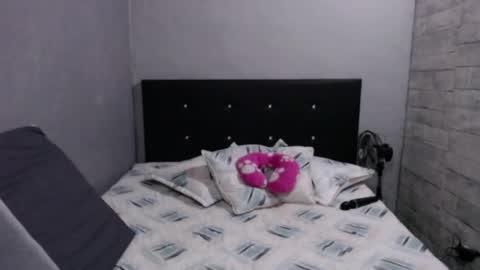 Snapshot of caro_milf_ chatting on 04/08/26, 11:21 Caro milf online show from 04/08/26, 11:21