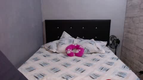 Snapshot of caro_milf_ chatting on 04/10/26, 10:42 Caro milf online show from 04/10/26, 10:42