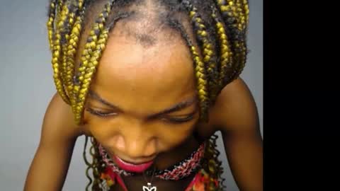 Snapshot of carobaby8 chatting on 11/19/25, 05:40 caroline online show from 11/19/25, 05:40