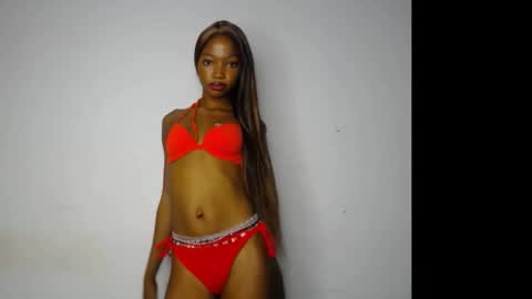 Snapshot of carobaby8 chatting on 11/20/25, 04:56 caroline online show from 11/20/25, 04:56