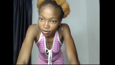 Snapshot of carobaby8 chatting on 03/21/26, 09:14 caroline online show from 03/21/26, 09:14