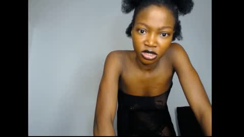 caroline online show from 06/24/26, 04:00