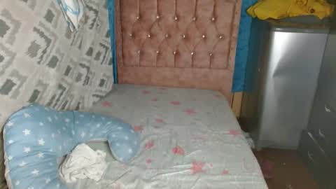 Snapshot of carol_lil1 chatting on 02/19/26, 06:42 carol_lil1 online show from 02/19/26, 06:42