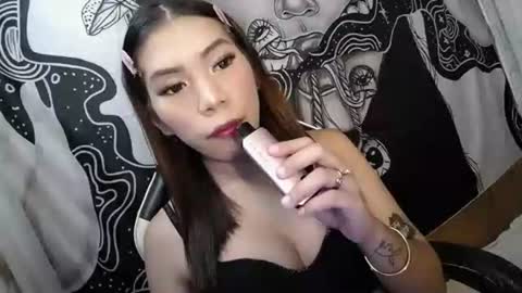 Snapshot of carol_linaxxx chatting on 11/26/25, 06:20 Carolina online show from 11/26/25, 06:20