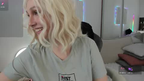 Snapshot of carol_may_ chatting on 04/20/26, 07:55 carol_may_ online show from 04/20/26, 07:55