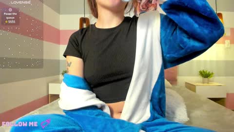 Snapshot of carol_pinter chatting on 01/20/25, 01:32 Carol online show from 01/20/25, 01:32