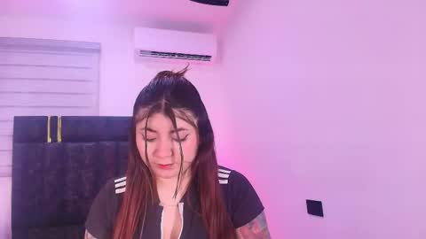 Snapshot of carolayrosse chatting on 03/04/26, 03:01 carola online show from 03/04/26, 03:01