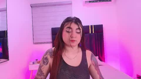 Snapshot of carolayrosse chatting on 03/15/26, 03:01 carola online show from 03/15/26, 03:01