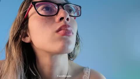 Snapshot of carolblonde chatting on 04/22/26, 01:41 Char online show from 04/22/26, 01:41