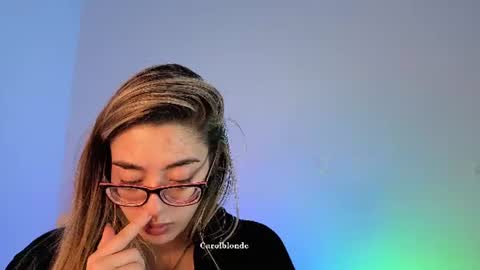 Snapshot of carolblonde chatting on 06/22/26, 03:25 Char online show from 06/22/26, 03:25