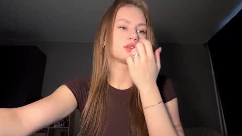 Lisa online show from 12/22/25, 08:11