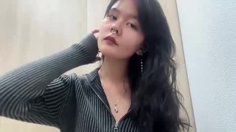 Kim online show from 11/10/25, 01:10