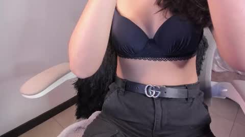 Caroline online show from 09/18/25, 03:47