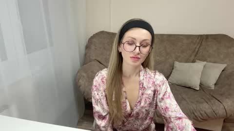 Carolin online show from 11/20/25, 05:23