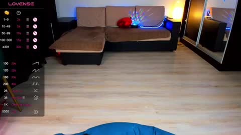 Snapshot of carolina_bby chatting on 02/25/25, 05:25 Carolina online show from 02/25/25, 05:25