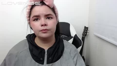 Snapshot of carolina_lee12 chatting on 10/27/25, 01:20 carolina online show from 10/27/25, 01:20