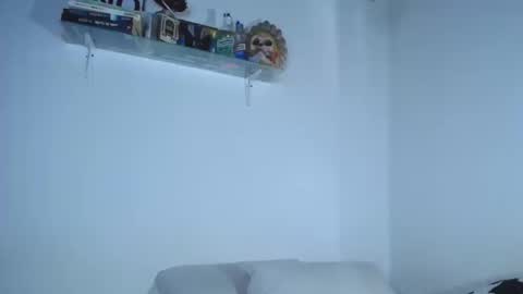 Snapshot of carolina_ml chatting on 09/23/25, 03:26 CarolinaM online show from 09/23/25, 03:26