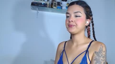 Snapshot of carolina_ml chatting on 09/28/25, 01:38 CarolinaM online show from 09/28/25, 01:38