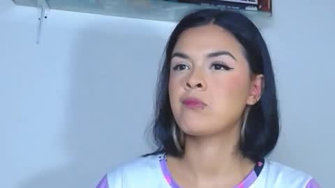 Snapshot of carolina_ml chatting on 10/19/25, 02:50 CarolinaM online show from 10/19/25, 02:50