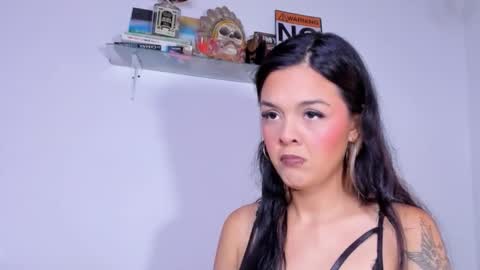 Snapshot of carolina_ml chatting on 11/24/25, 06:29 CarolinaM online show from 11/24/25, 06:29