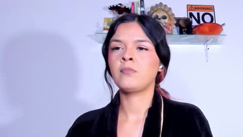 Snapshot of carolina_ml chatting on 01/11/26, 03:28 CarolinaM online show from 01/11/26, 03:28