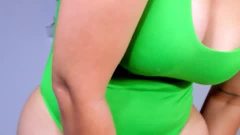 Snapshot of carolina_ml chatting on 02/26/26, 04:06 CarolinaM online show from 02/26/26, 04:06