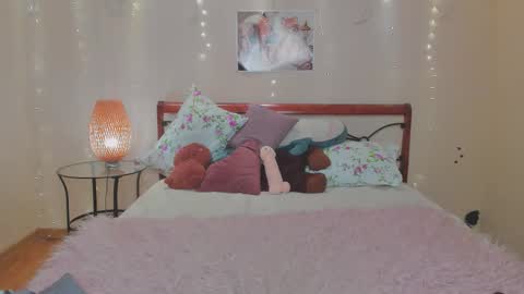 Snapshot of carolina_sky chatting on 02/19/26, 01:34 carolina_sky online show from 02/19/26, 01:34