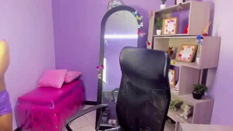 carolina suarez online show from 09/13/25, 02:33