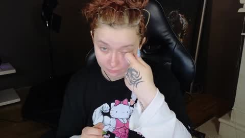 Snapshot of carolina_winter chatting on 02/07/25, 05:52 Mira online show from 02/07/25, 05:52