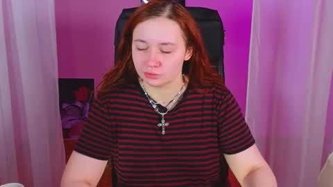 Snapshot of carolina_winter chatting on 02/16/25, 05:26 Mira online show from 02/16/25, 05:26