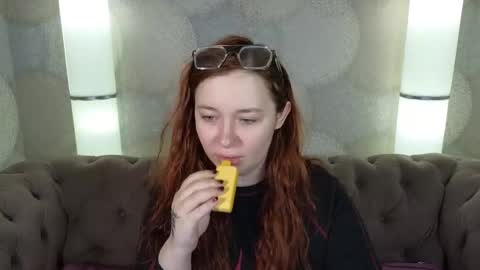 Snapshot of carolina_winter chatting on 02/19/25, 10:01 Mira online show from 02/19/25, 10:01