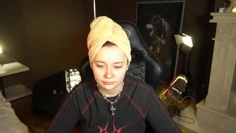 Snapshot of carolina_winter chatting on 02/20/25, 05:55 Mira online show from 02/20/25, 05:55