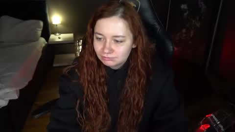 Snapshot of carolina_winter chatting on 02/21/25, 07:01 Mira online show from 02/21/25, 07:01