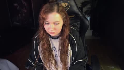 Snapshot of carolina_winter chatting on 02/27/25, 07:12 Mira online show from 02/27/25, 07:12