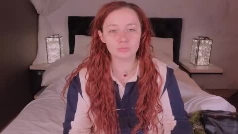 Snapshot of carolina_winter chatting on 10/23/25, 12:48 Mira online show from 10/23/25, 12:48