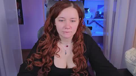 Snapshot of carolina_winter chatting on 11/09/25, 05:39 Mira online show from 11/09/25, 05:39