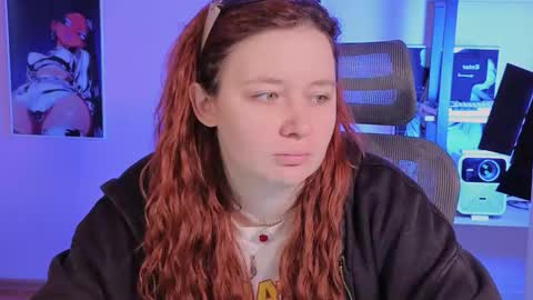 Snapshot of carolina_winter chatting on 11/18/25, 12:53 Mira online show from 11/18/25, 12:53