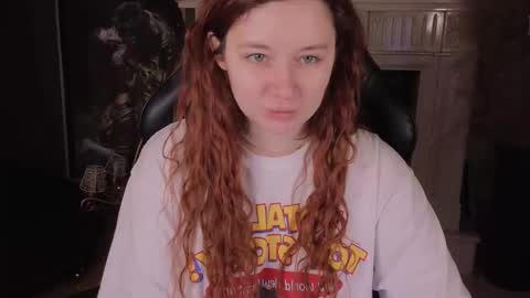 Snapshot of carolina_winter chatting on 11/21/25, 12:26 Mira online show from 11/21/25, 12:26