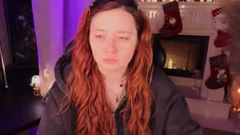 Snapshot of carolina_winter chatting on 12/05/25, 02:36 Mira online show from 12/05/25, 02:36