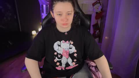 Snapshot of carolina_winter chatting on 12/14/25, 12:32 Mira online show from 12/14/25, 12:32