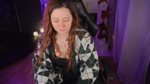 Snapshot of carolina_winter chatting on 12/16/25, 05:12 Mira online show from 12/16/25, 05:12