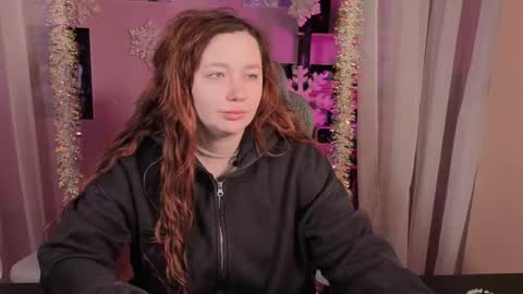 Snapshot of carolina_winter chatting on 01/06/26, 06:06 Mira online show from 01/06/26, 06:06