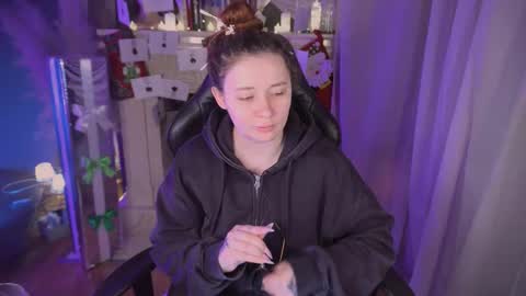 Snapshot of carolina_winter chatting on 01/10/26, 05:42 Mira online show from 01/10/26, 05:42