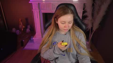 Snapshot of carolina_winter chatting on 02/06/26, 05:34 Mira online show from 02/06/26, 05:34