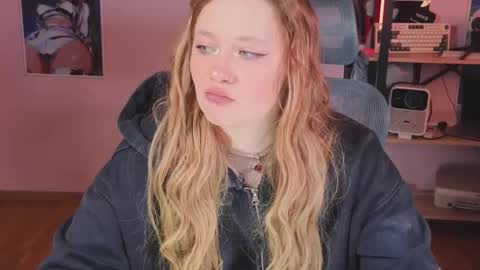 Snapshot of carolina_winter chatting on 02/22/26, 05:08 Mira online show from 02/22/26, 05:08