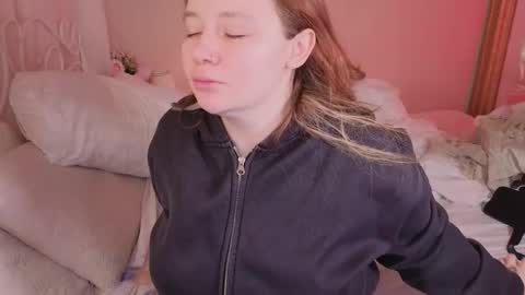 Snapshot of carolina_winter chatting on 03/04/26, 05:13 Mira online show from 03/04/26, 05:13