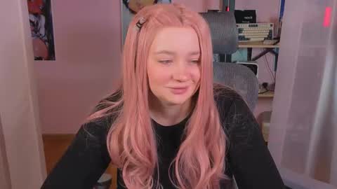 Snapshot of carolina_winter chatting on 03/13/26, 05:25 Mira online show from 03/13/26, 05:25