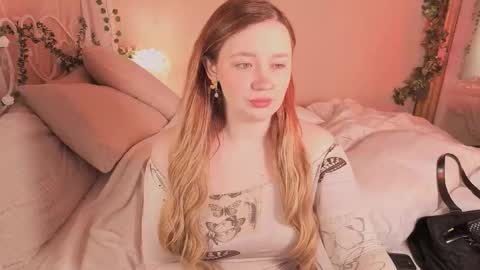 Snapshot of carolina_winter chatting on 03/17/26, 05:33 Mira online show from 03/17/26, 05:33