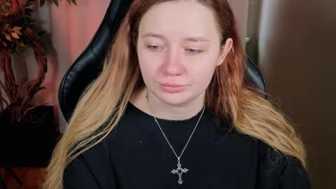 Snapshot of carolina_winter chatting on 03/18/26, 07:22 Mira online show from 03/18/26, 07:22